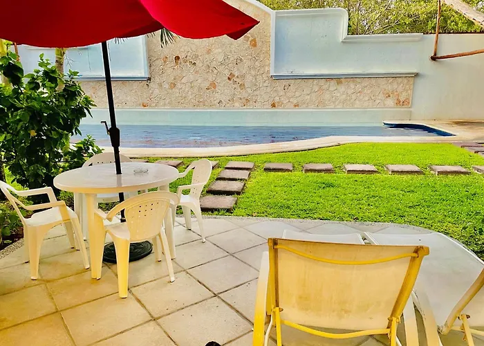 Superior Basic With Swimming Pool Air Conditioning And Parking Pensión 3*