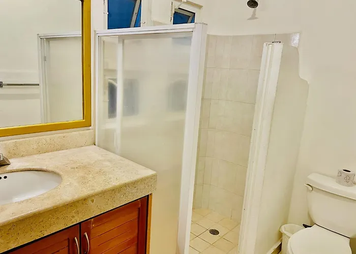 Pensión Superior Basic With Swimming Pool Air Conditioning And Parking 3*